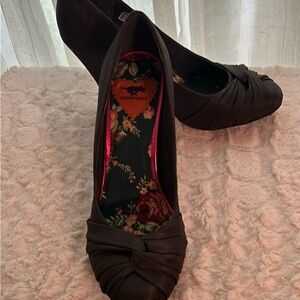 New Knotted Silk Heels